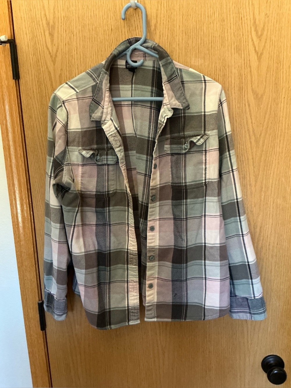 Patagonia XL organic cotton, button-down, flannel shirt, plaid green, men women